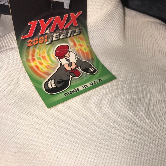 JYNX JEANS White, V Neck Tee. - Picture 2 of 2